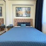 двухкомнатная в аркадии с двумя кроватями две отдельные спальни! Апартаменти *