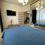 двухкомнатная в аркадии с двумя кроватями две отдельные спальни!