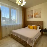 двухкомнатная в аркадии с двумя кроватями две отдельные спальни! Апартаменти