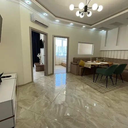 двухкомнатная в аркадии с двумя кроватями две отдельные спальни! Apartment *