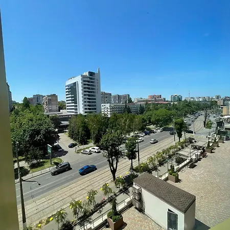 Apartmán Двухкомнатная Квартира На 4 Этаже В Аркадии С Двумя Кроватями Oděsa