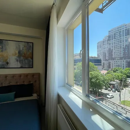 Apartment двухкомнатная в аркадии с двумя кроватями две отдельные спальни! Odessa