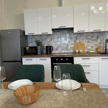 двухкомнатная в аркадии с двумя кроватями две отдельные спальни! *