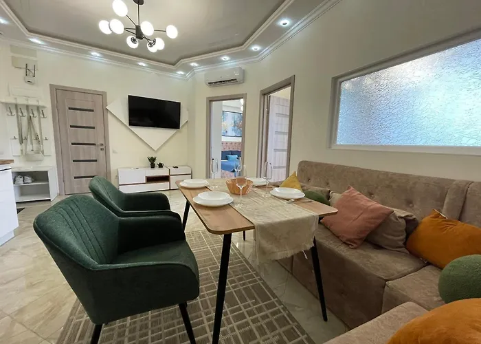 двухкомнатная в аркадии с двумя кроватями две отдельные спальни! * Odessa