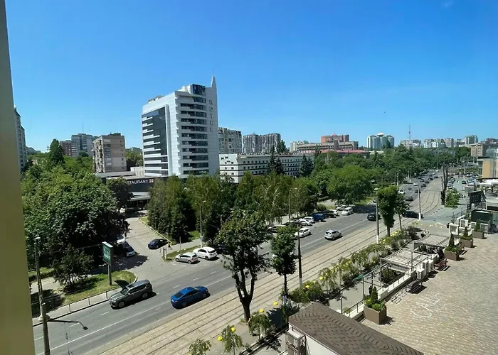 Apartment двухкомнатная в аркадии с двумя кроватями две отдельные спальни! Odessa