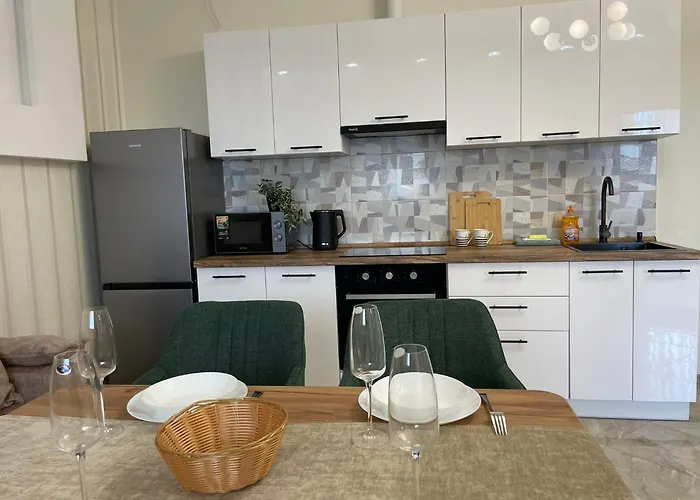 двухкомнатная в аркадии с двумя кроватями две отдельные спальни! *