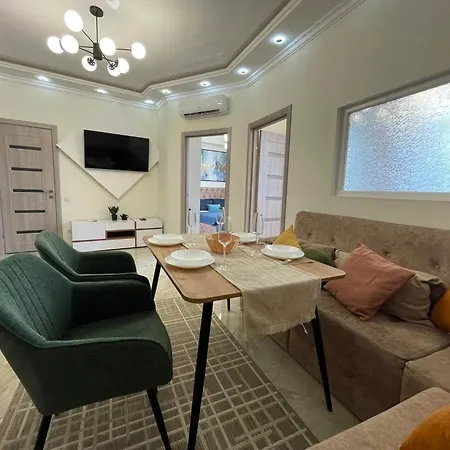 двухкомнатная в аркадии с двумя кроватями две отдельные спальни! * 오데사