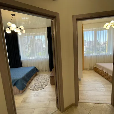 двухкомнатная в аркадии с двумя кроватями две отдельные спальни! 오데사